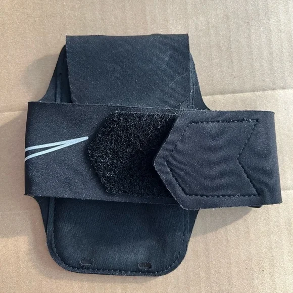 Nike armband for iPhone 6S or equivalent size - Picture 2 of 2